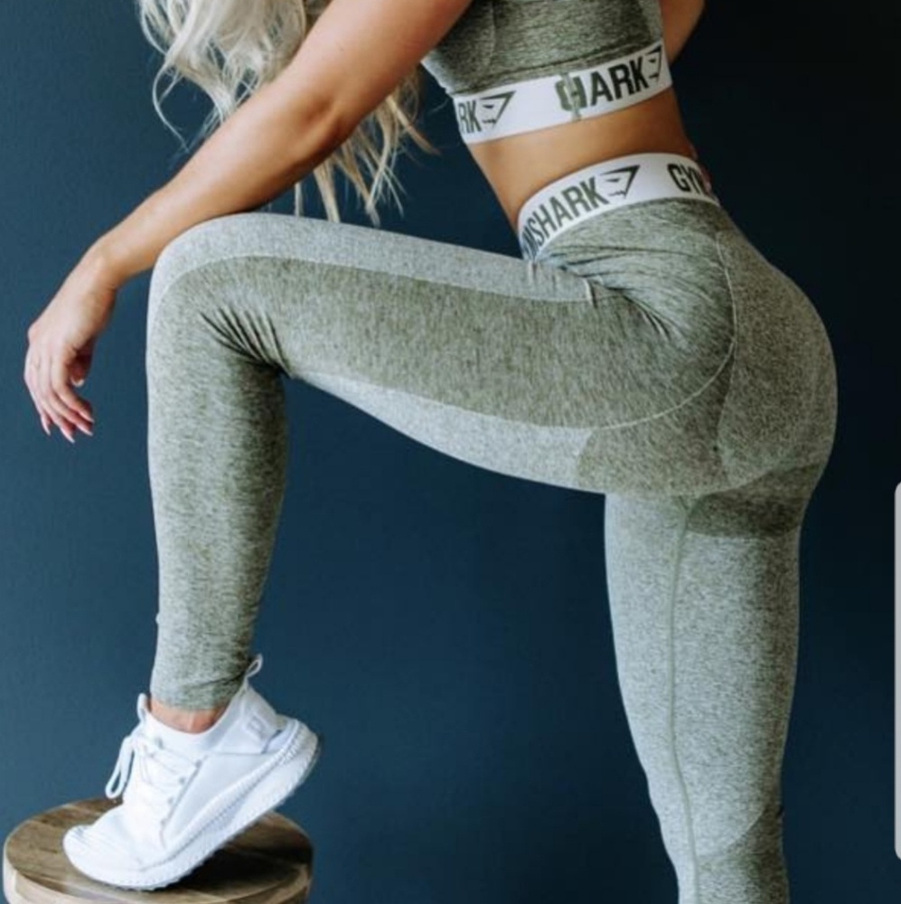 NWT flex leggings in khaki/sand